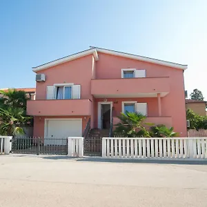 Apartment Maric With Parking Kroatien
